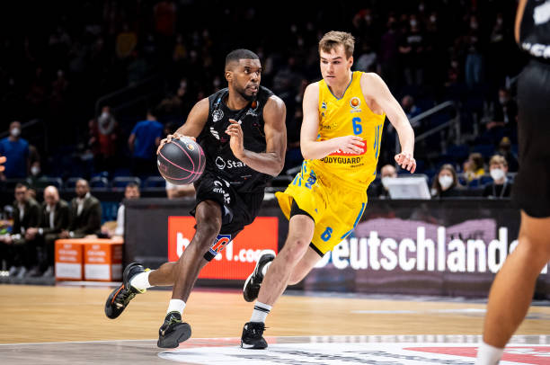 这背后隐藏 这背后隐藏