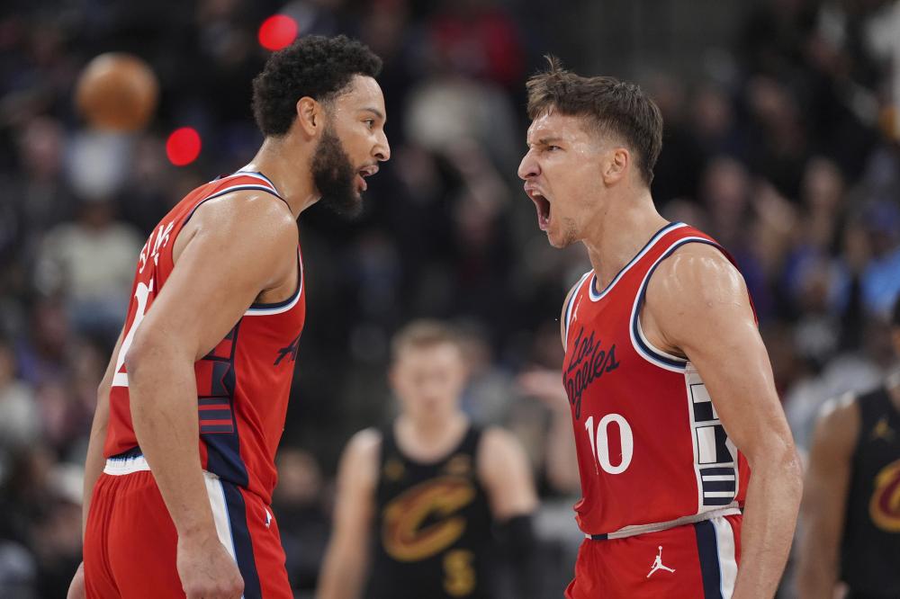 现出了更加 现出了更加